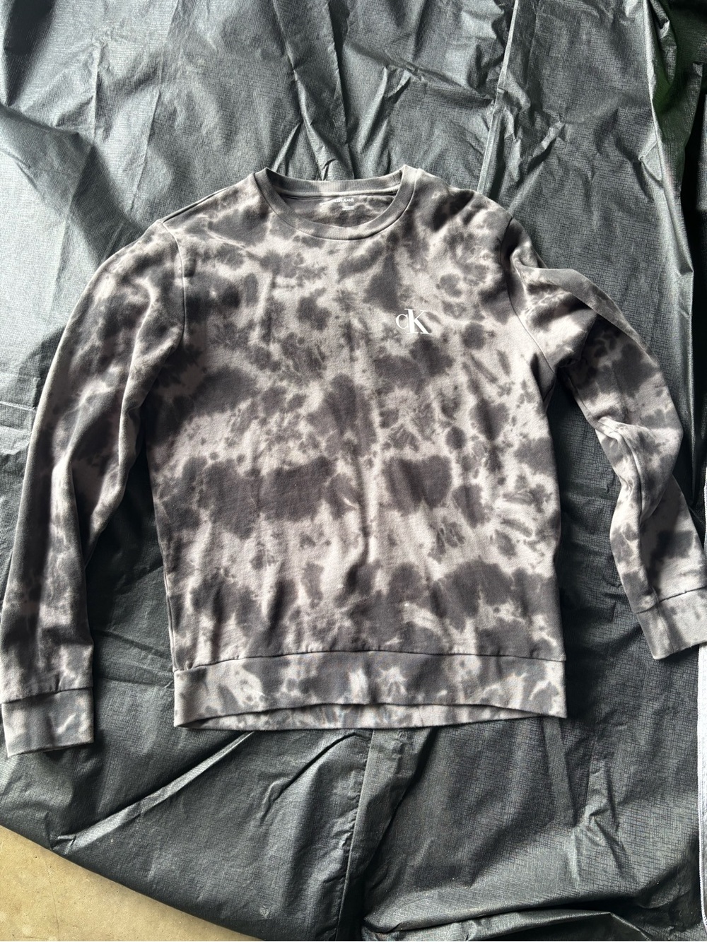Calvin Klein Men's Black & Gray Tie-Dyed Crewneck Sweatshirt